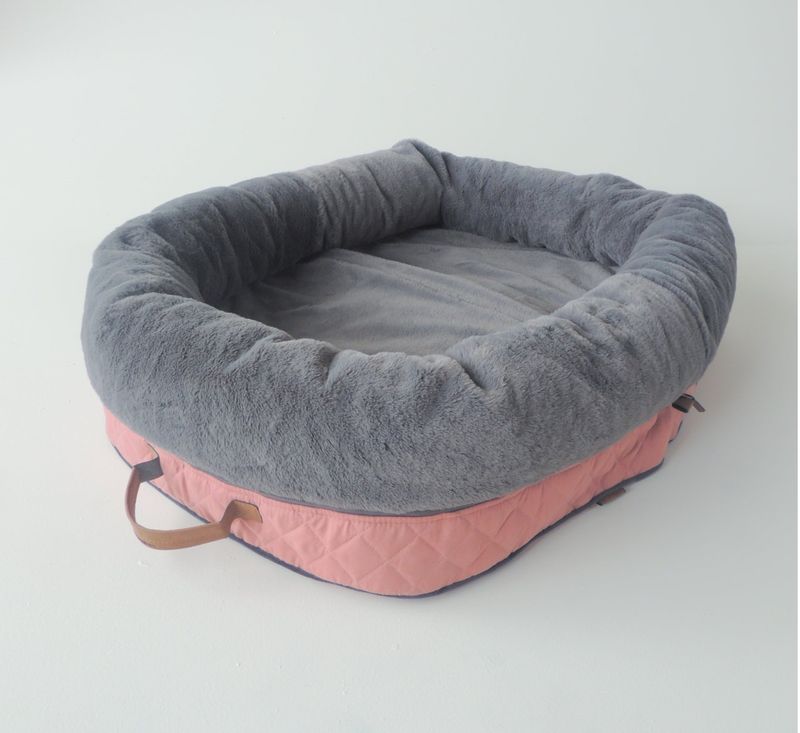 Cama rosada abierta.jpg
